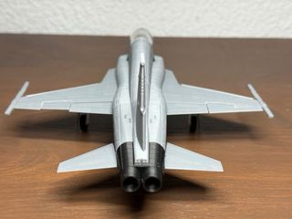 Maqueta avión F5 detallada