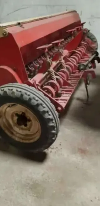 Sembradora Urbon 19 botas