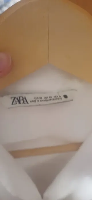 Camisa blanca anudada