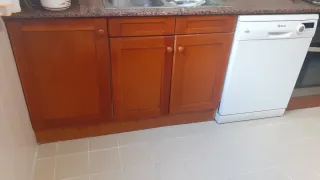 Muebles de cocina con puertas de pino de Oregon