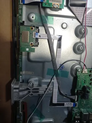 *Despiece TV hisense 65A6K