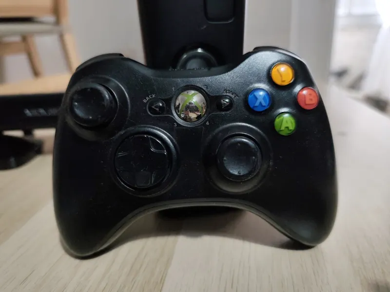 Xbox 360 Con Kinect y 6 juegos afbeelding 2