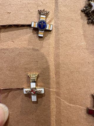 Lote insignias militares