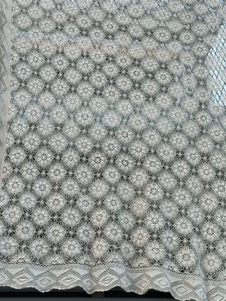 Colcha de ganchillo beige