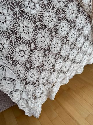 Colcha de ganchillo beige