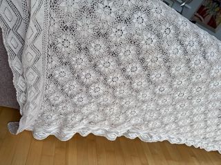 Colcha de ganchillo beige