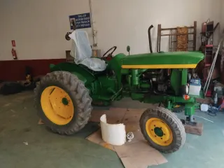 Tractor John Deere 515