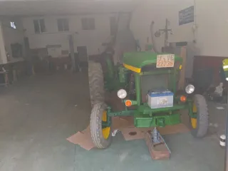 Tractor John Deere 515