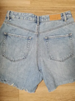 Pantalón vaquero Stradivarius Talla 42