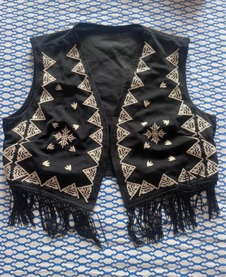 Chaleco Shein negro flecos nuevo sin etiqueta
