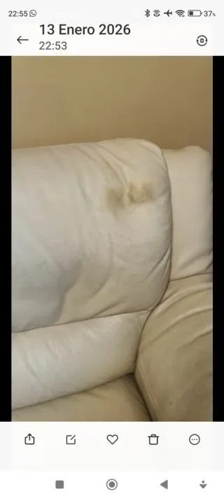 Sofá Natuzzi de piel beige