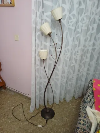 Lámpara de pie antigua bronce