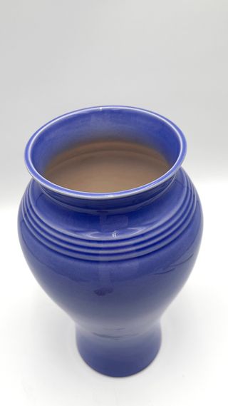 Vaso moderno blu cobalto in ceramica