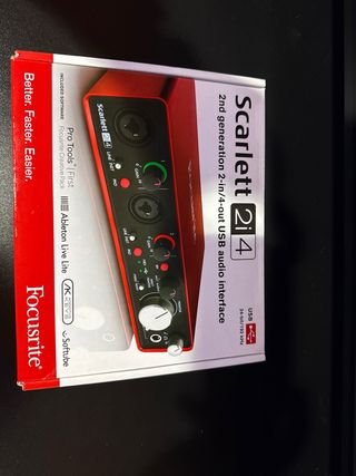 Focusrite Scarlett 2i4 Interfaz Audio