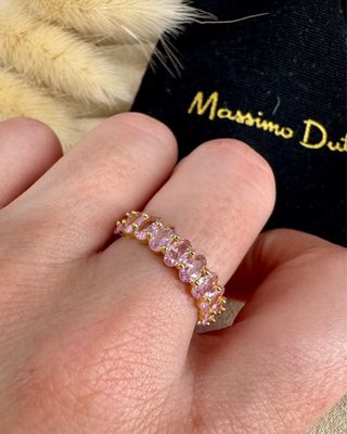 Anillo Massimo Dutti oro y piedras rosas