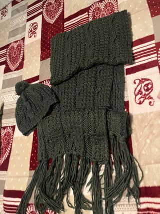 Set sciarpa e cappello donna grigio scuro