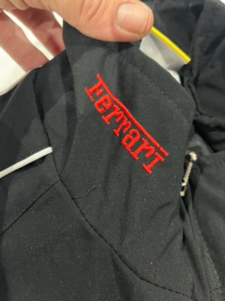 Chaqueta Ferrari Negra y Roja talla L