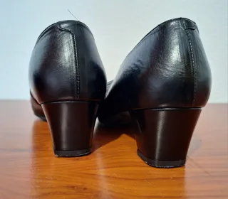 Zapatos de piel negros para señora