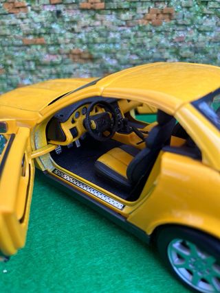 Mercedes-Benz SLK 230 – Escala 1:18 – Maisto