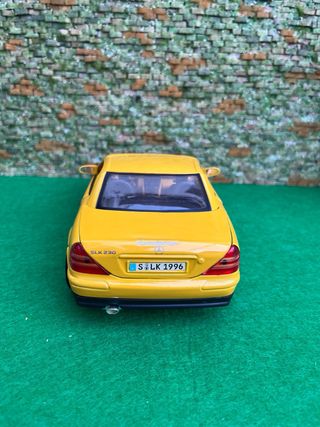 Mercedes-Benz SLK 230 – Escala 1:18 – Maisto
