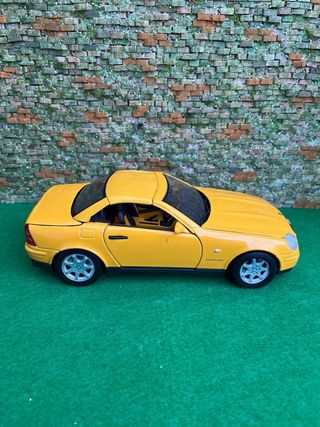 Mercedes-Benz SLK 230 – Escala 1:18 – Maisto