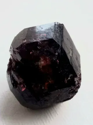 Granato piropo naturale non trattato