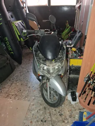 Suzuki Burgman 125cc Maxiscooter