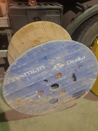 Bobina de madera para mesa