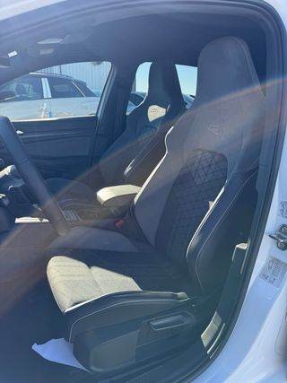 Volkswagen Golf 2021 por 325€/mes