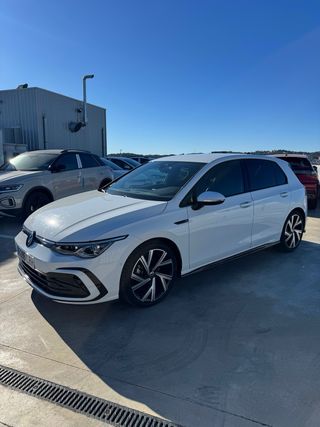 Volkswagen Golf 2021 por 325€/mes