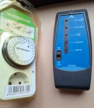 Martillo y destornillador antiguos mas regalos