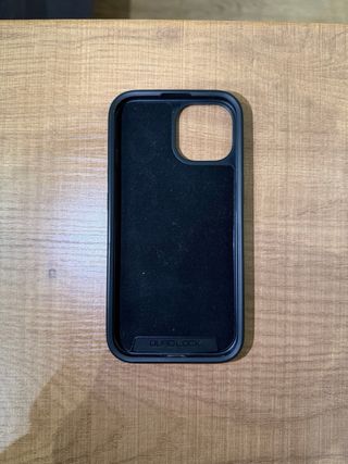 Funda Quad Lock iPhone 15 Impecable