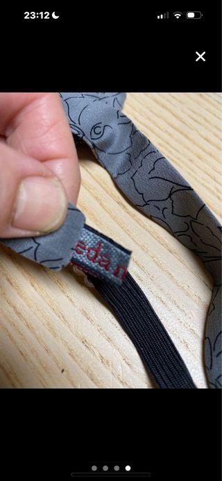 Pajarita gris seda natural con dibujos