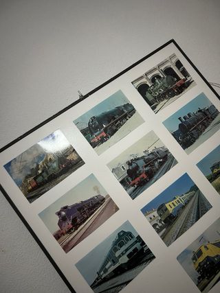 Quadro con 11 cartoline di treni