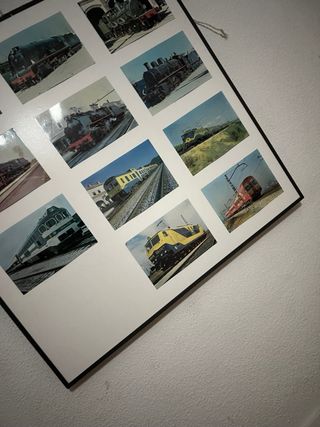 Quadro con 11 cartoline di treni