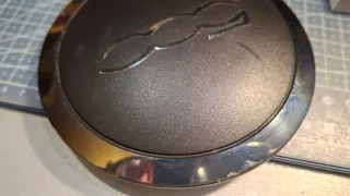 Tapabujes de rueda Fiat 500 (tapacubos central)
