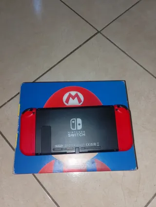Nintendo Switch Super Mario Odyssey Rosso