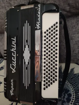 Acordeón Super Lucchini 96 bajos