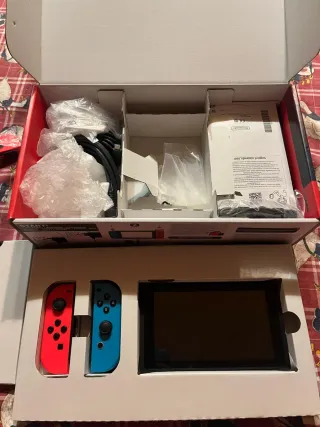 Nintendo Switch Console + Joy-Con Blu/Ros