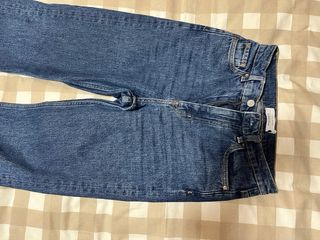 Pantalón vaquero recto con estrellas