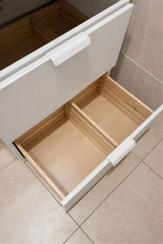 Mueble cajonera IKEA para lavabo colgante
