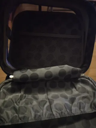 Neceser de viaje con lunares