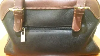 Bolso de piel negro y camel