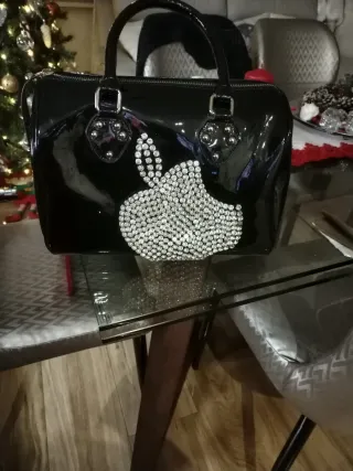 Borsa bauletto vernice con strass