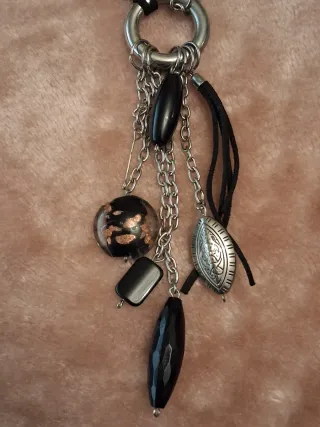 Collar largo con colgantes
