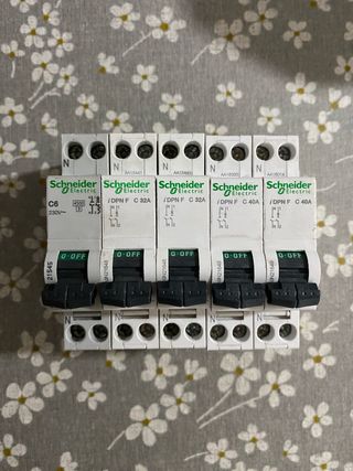 Lote Magnetotermicos DPN Schneider