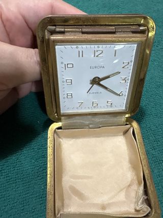 Reloj de viaje Europa vintage