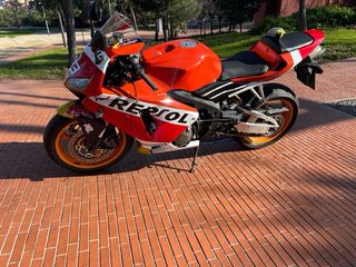 Moto  Honda Repsol cbr 600 rr limitada para el A2