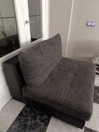 Sofá dos plazas gris y negro