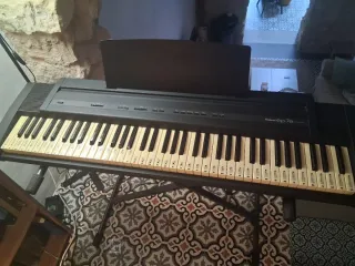 Piano Roland EP-7